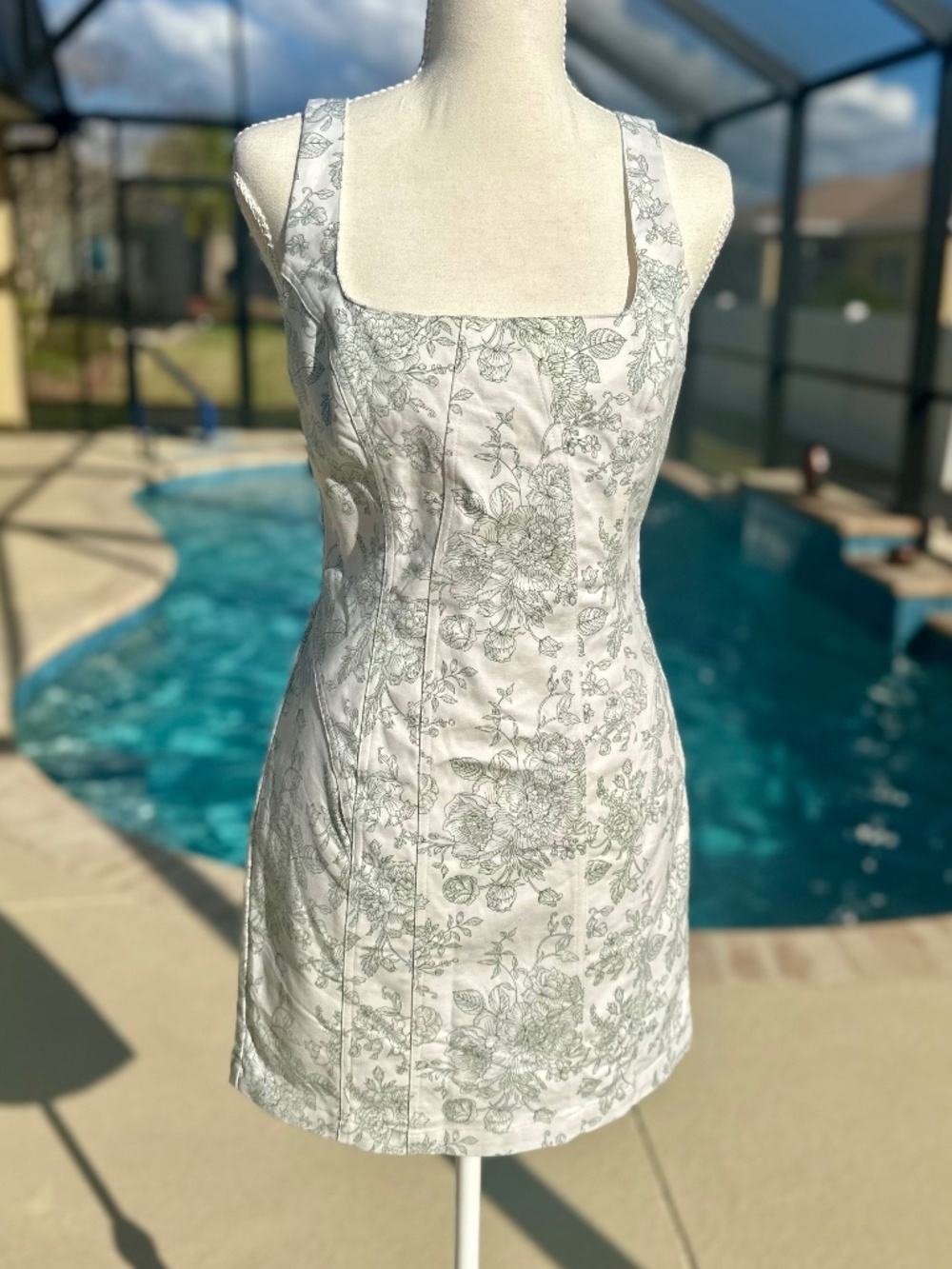 House Of Harlow, 1960 Green and White Floral Mini Dress, Size 8 - Picture 1 of 11